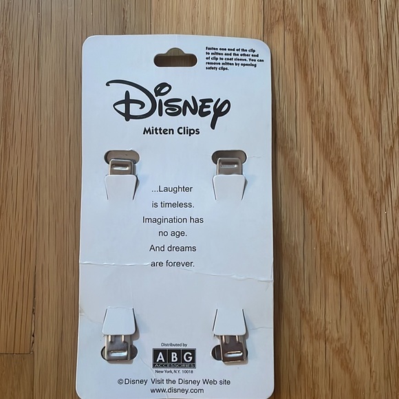 BNIP Disney Mickey Mouse Mitten Clips - Picture 2 of 2
